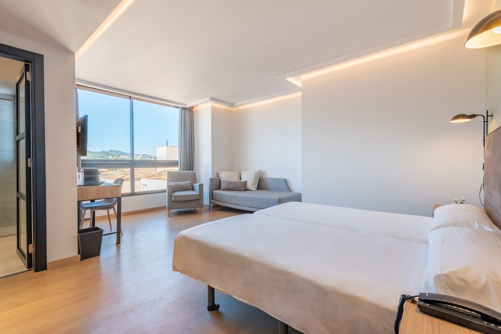 Select, Double Bed, No Balcony