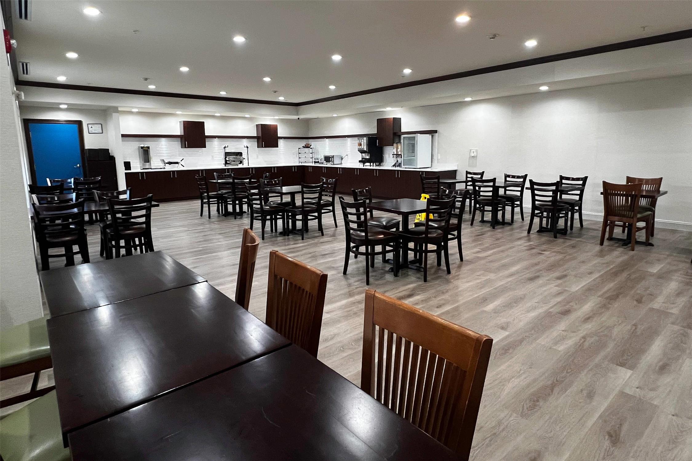Comfort Inn & Suites Concord (Kannapolis) 30/51