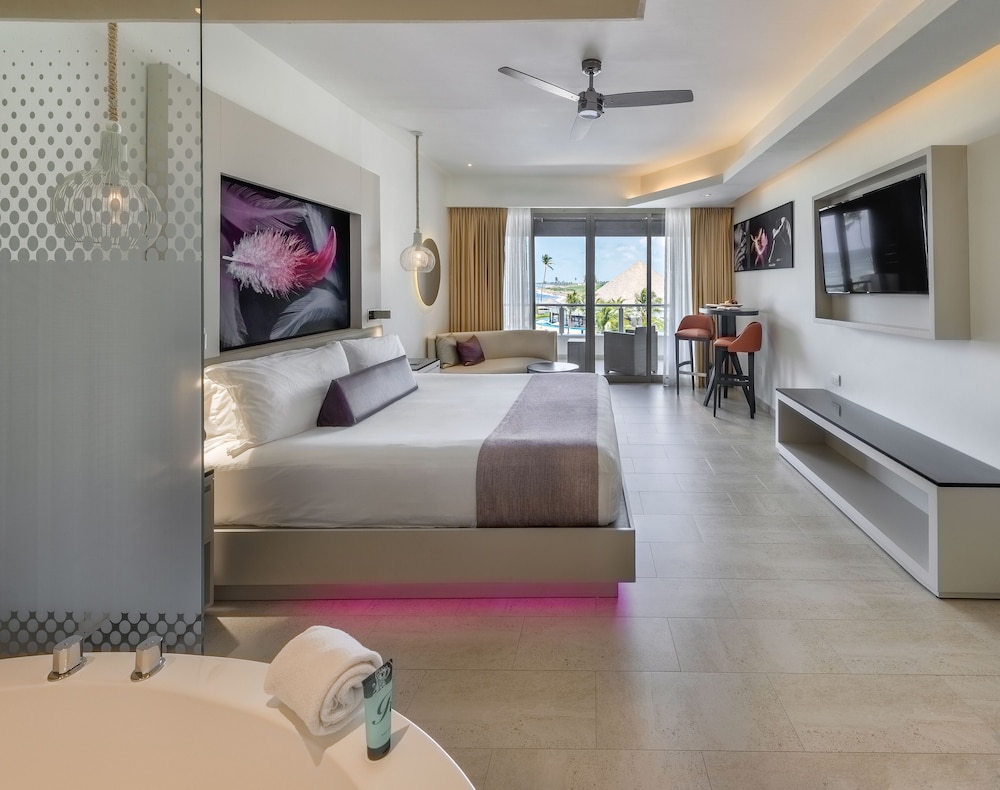 Diamond Club, Junior Suite, Luxury, 2 Queen Beds, Ocean View