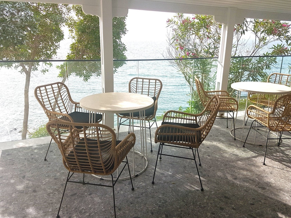 E.J Pyrgos Bay Hotel 19/41