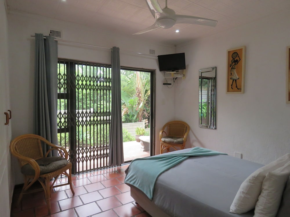 Beachcomber Bay Guest House 15/50