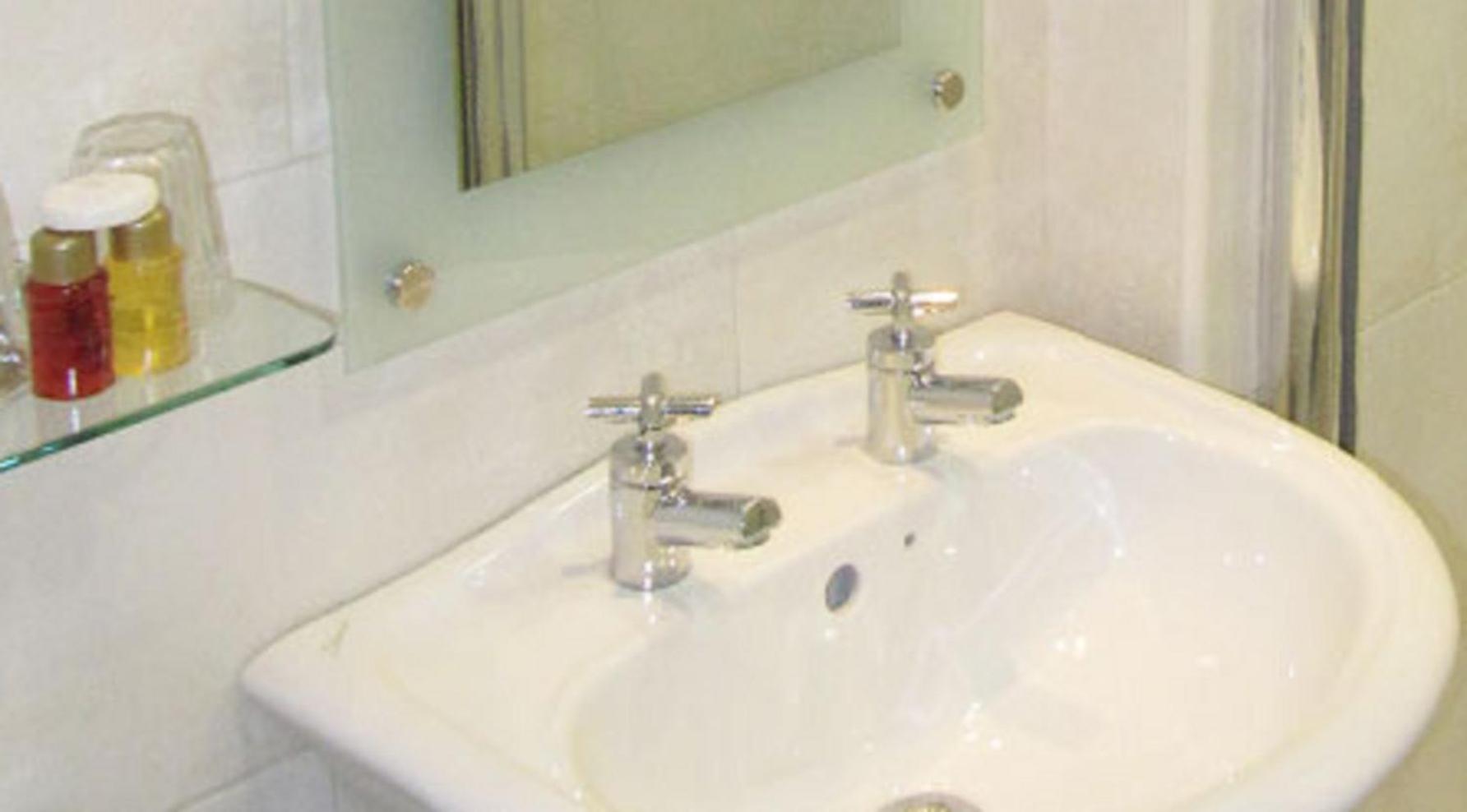 غرفة قياسية مفردة