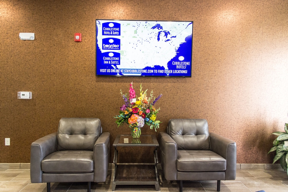 Cobblestone Hotel & Suites – Stevens Point 38/55