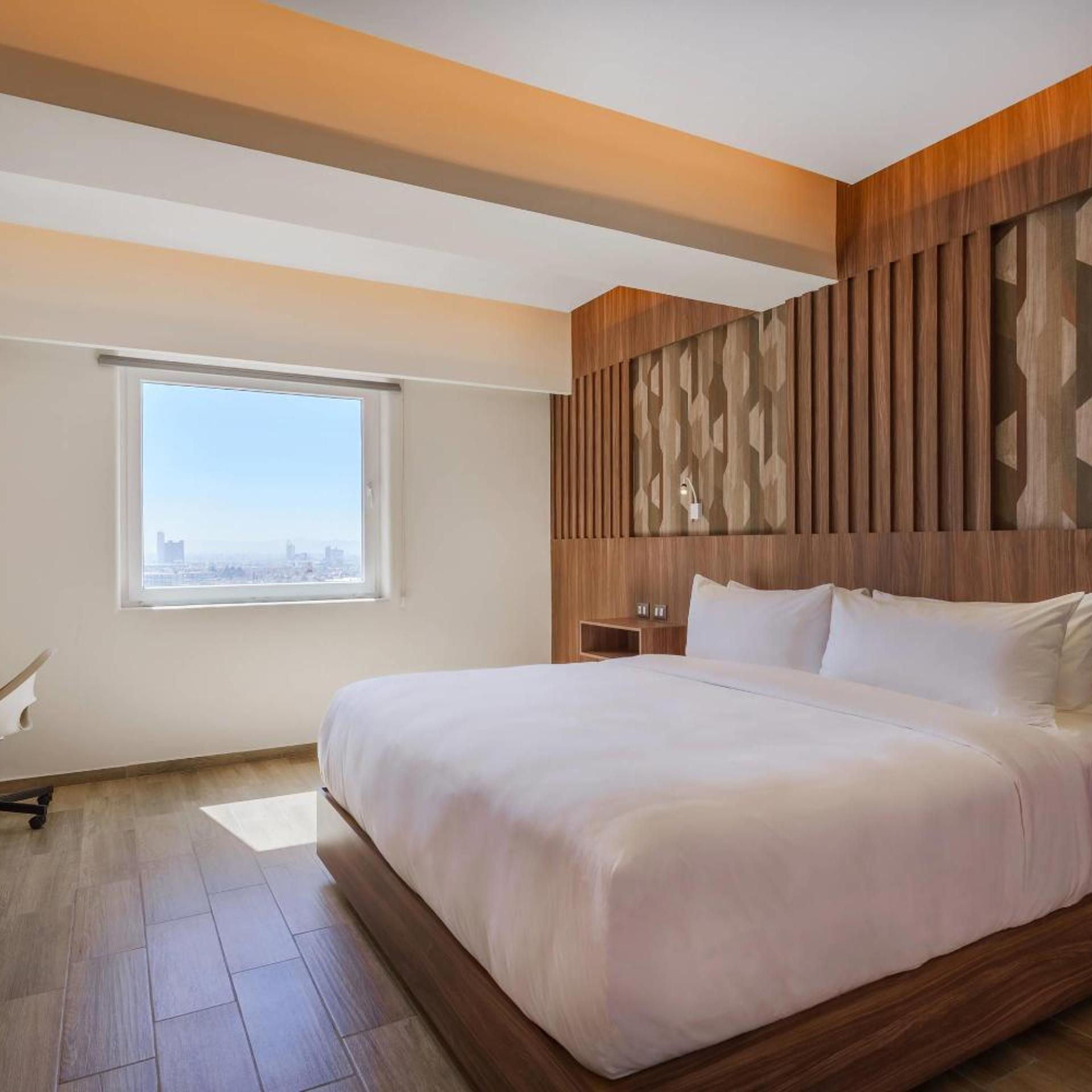 Room, King Bed, Balcony