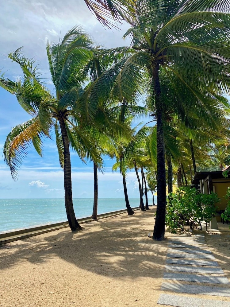 Chongfah Beach Resort Khao Lak 56/62