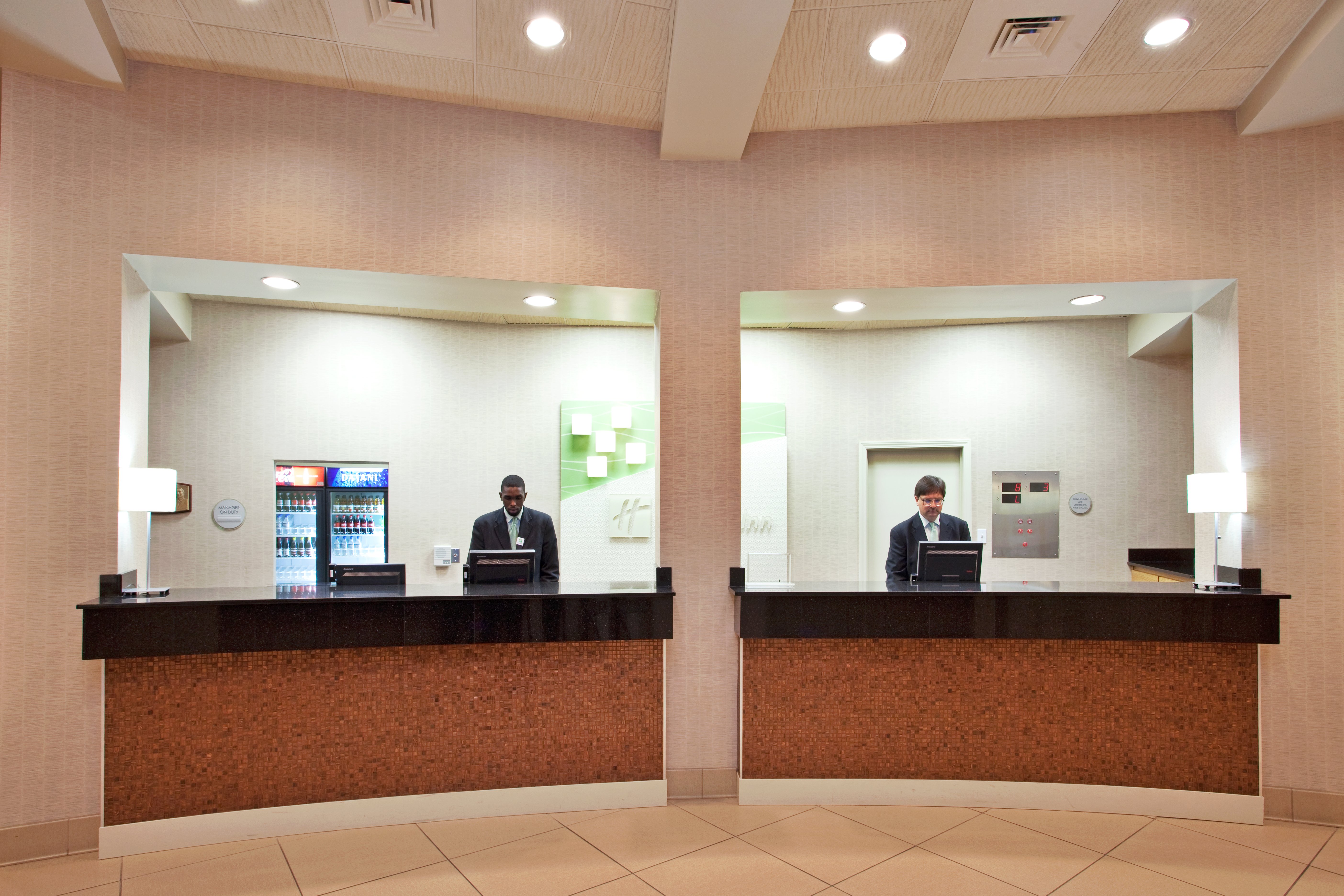 Holiday Inn New Orleans West Bank Tower 13/79
