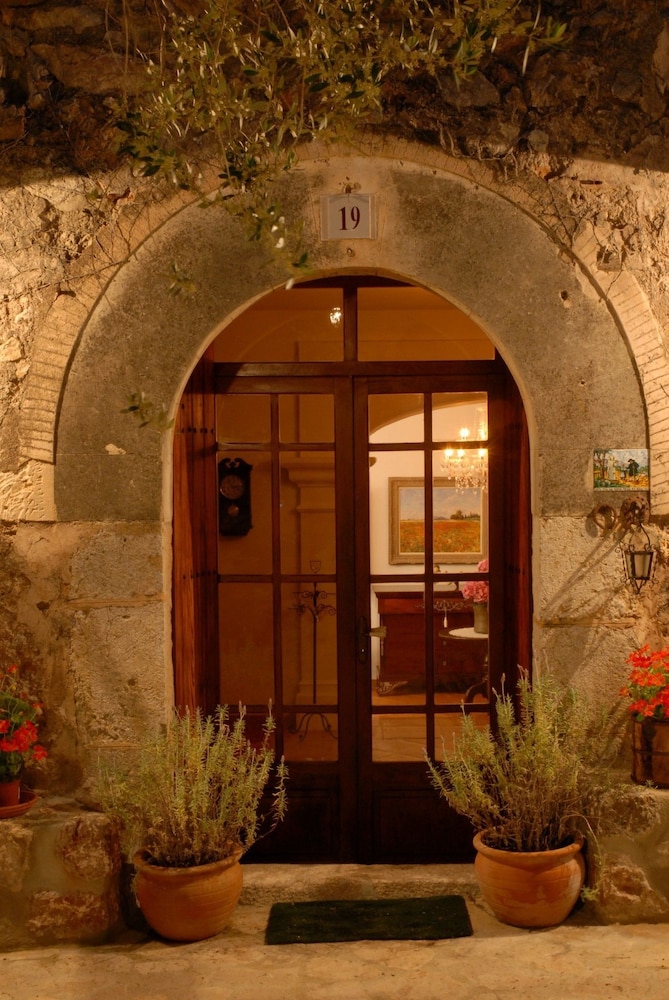 Hotel Sa Vall Valldemossa 66/70