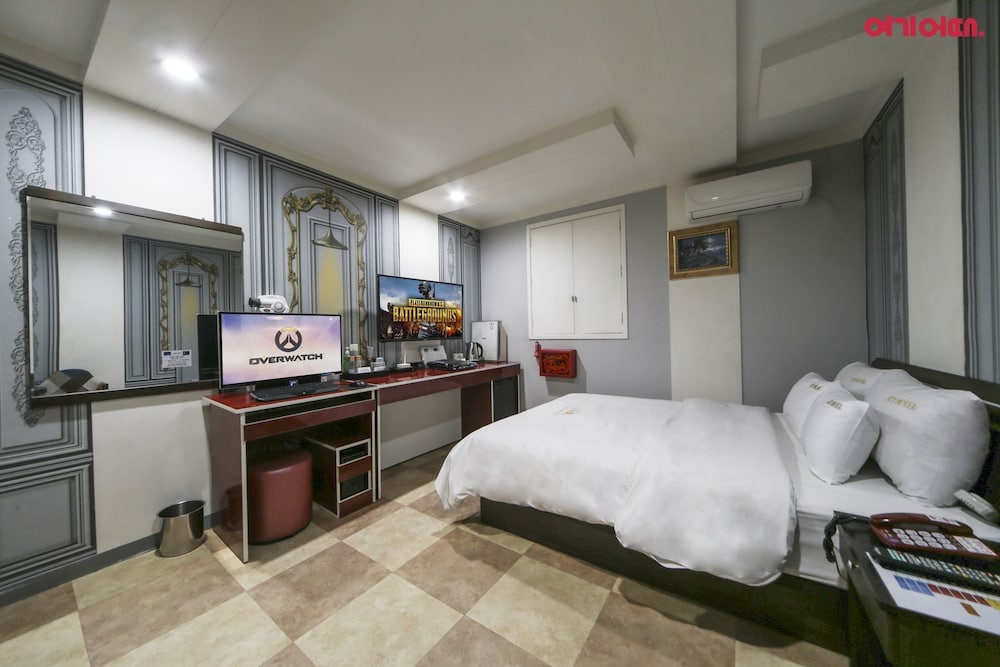 Sky Motel 13/31