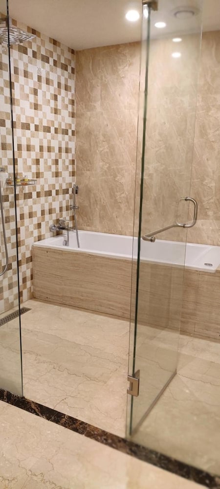 Vivanta Jamshedpur, Golmuri 22/57