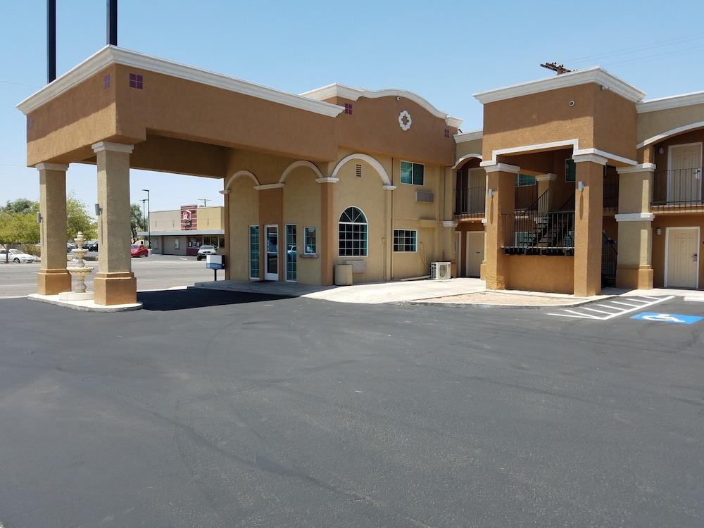 Days Inn By Wyndham El Centro 6/38