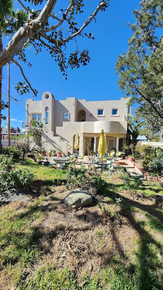 Santa Paula Inn 47/56
