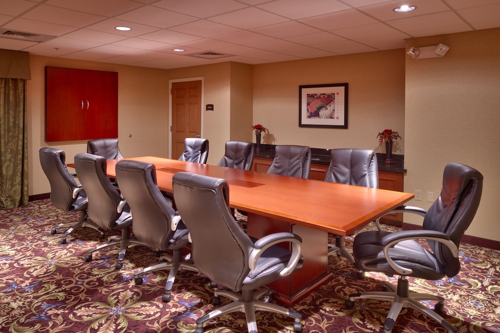 Staybridge Suites Omaha 80th And Dodge 68/81