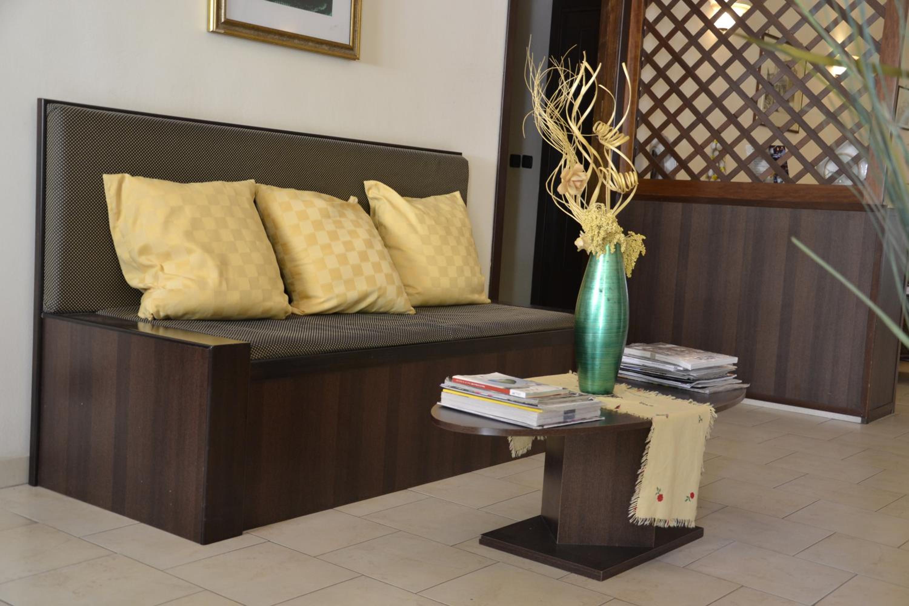 Marabel Hotel 18/60