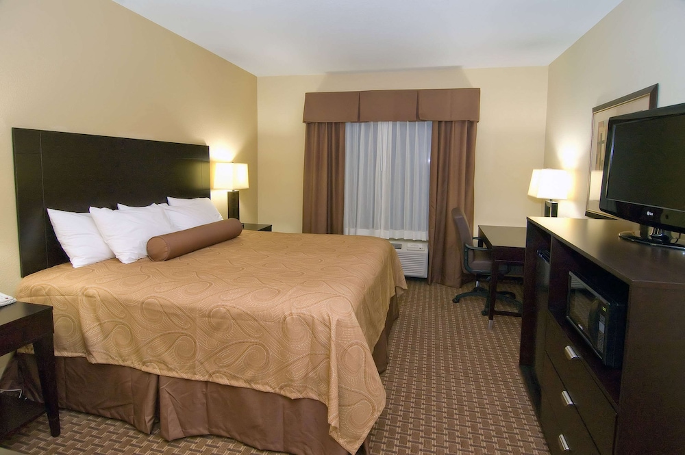 Best Western Bastrop Pines Inn 15/40