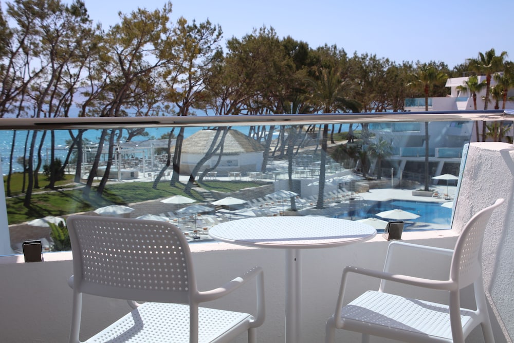 Iberostar Waves Playa de Muro 8/67