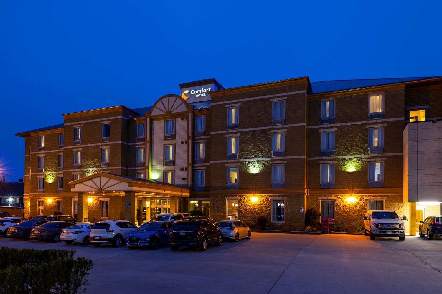 Comfort Hotel Bayers Lake 4/19