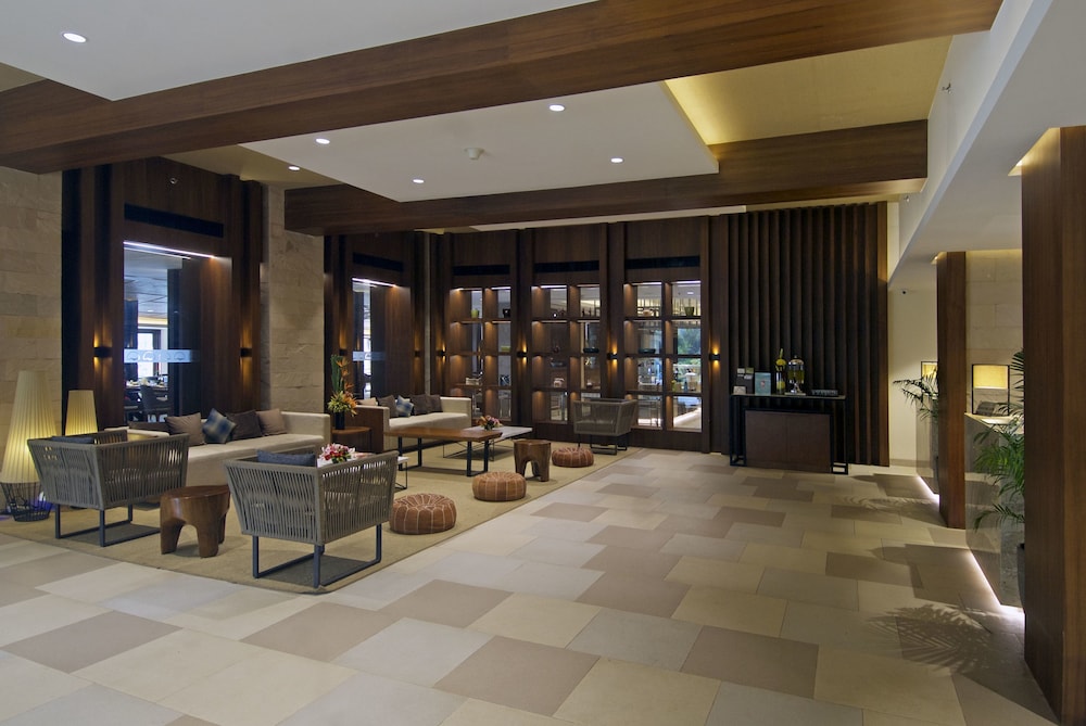THE RESORT 63/77