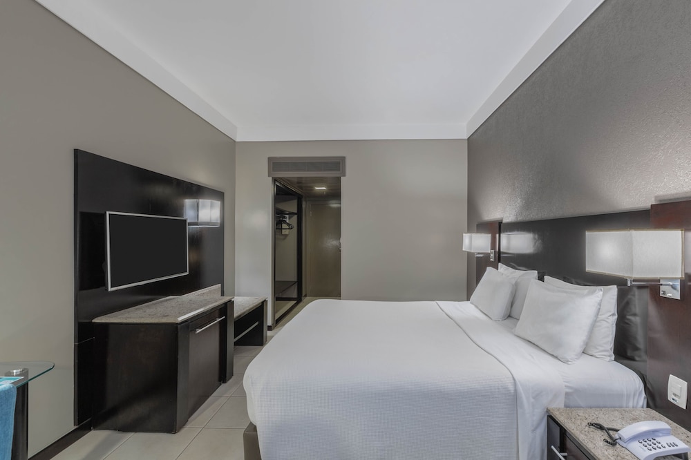 Hotel Deville Prime Cuiaba 39/86
