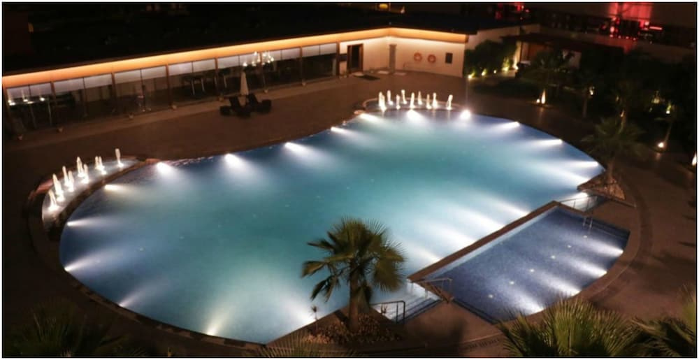 swimming pool spa