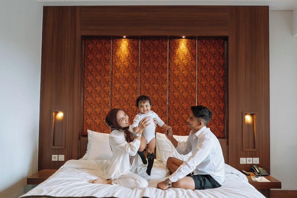 Anugrah Hotel 28/72