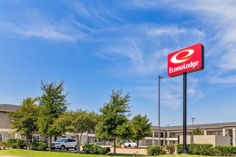 Econo Lodge Bryan TX 8/60