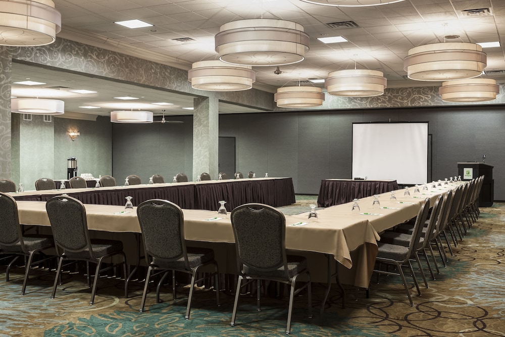 Holiday Inn Rock Island - Quad Cities 56/80