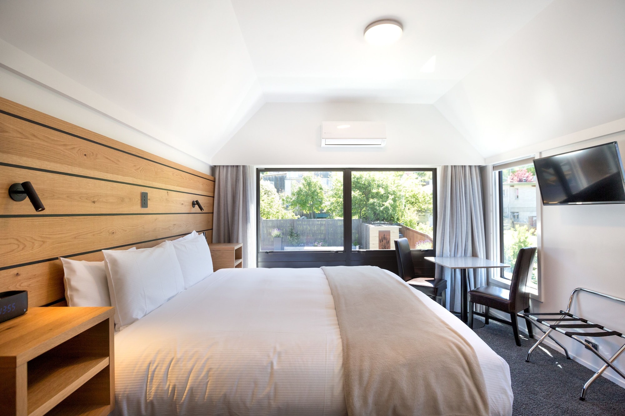 Studio, Garden Area، Lomond Lodge 2/5