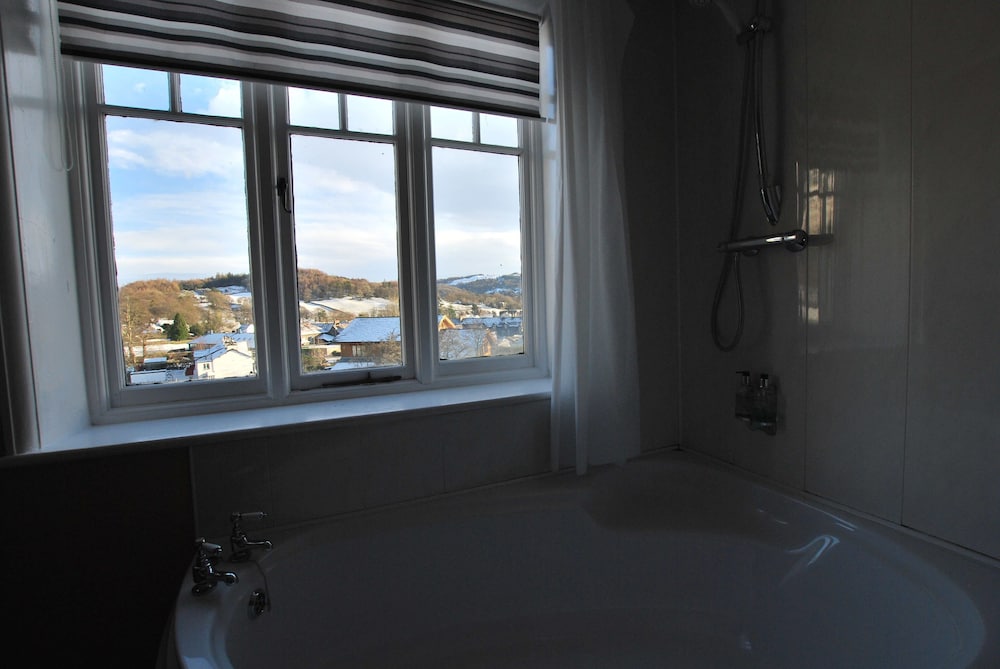 Sun Hotel 33/46