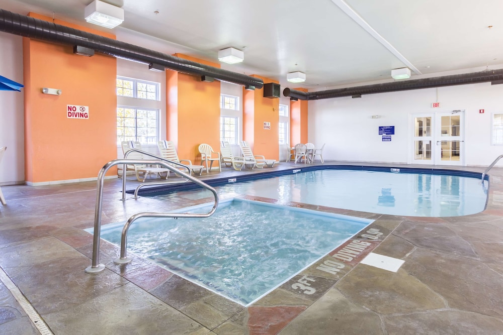 Motel6 Huron, OH - Sandusky 32/62