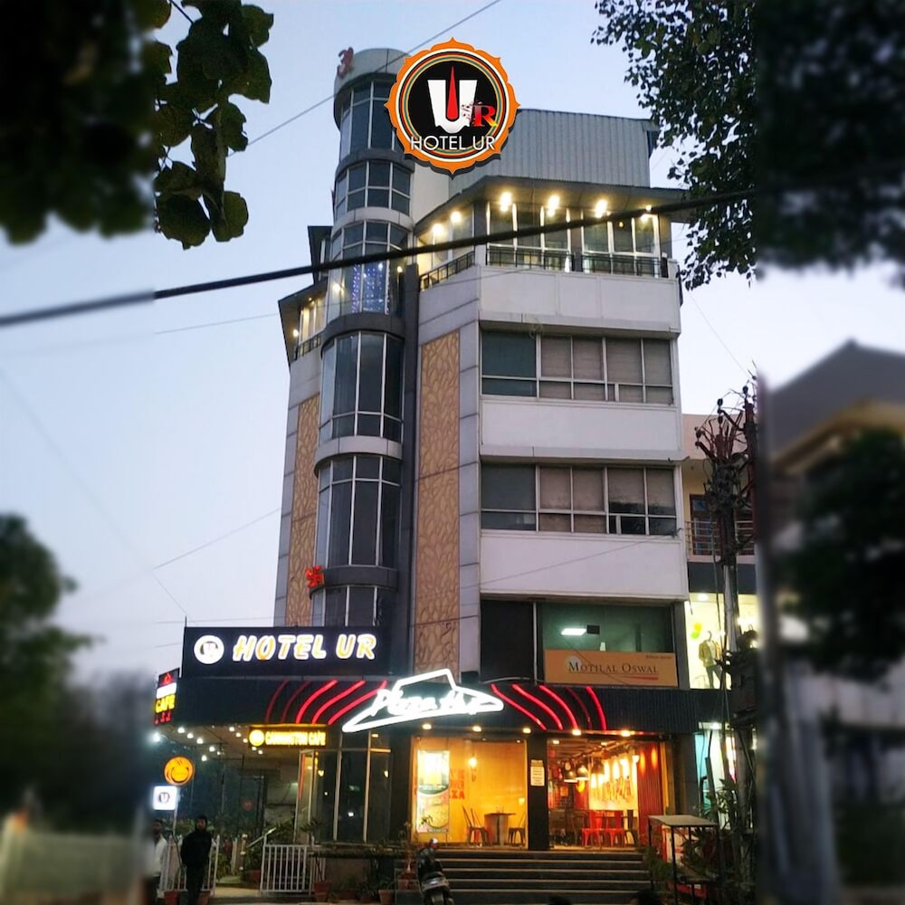 Hotel U. R. 2/40