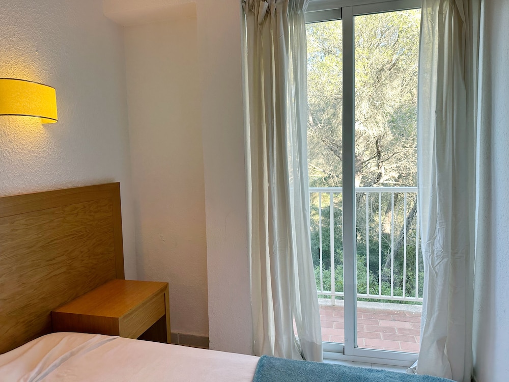 Room, Single, Single Bed, Balcony