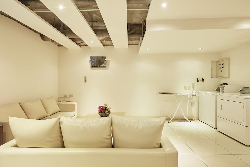 Roumei Boutique Taipei 55/69