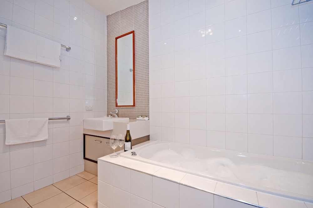 BEACON POINT OCEAN VIEW VILLAS 66/70