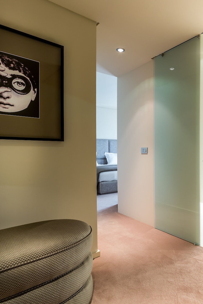 4615 Hotel 28/70