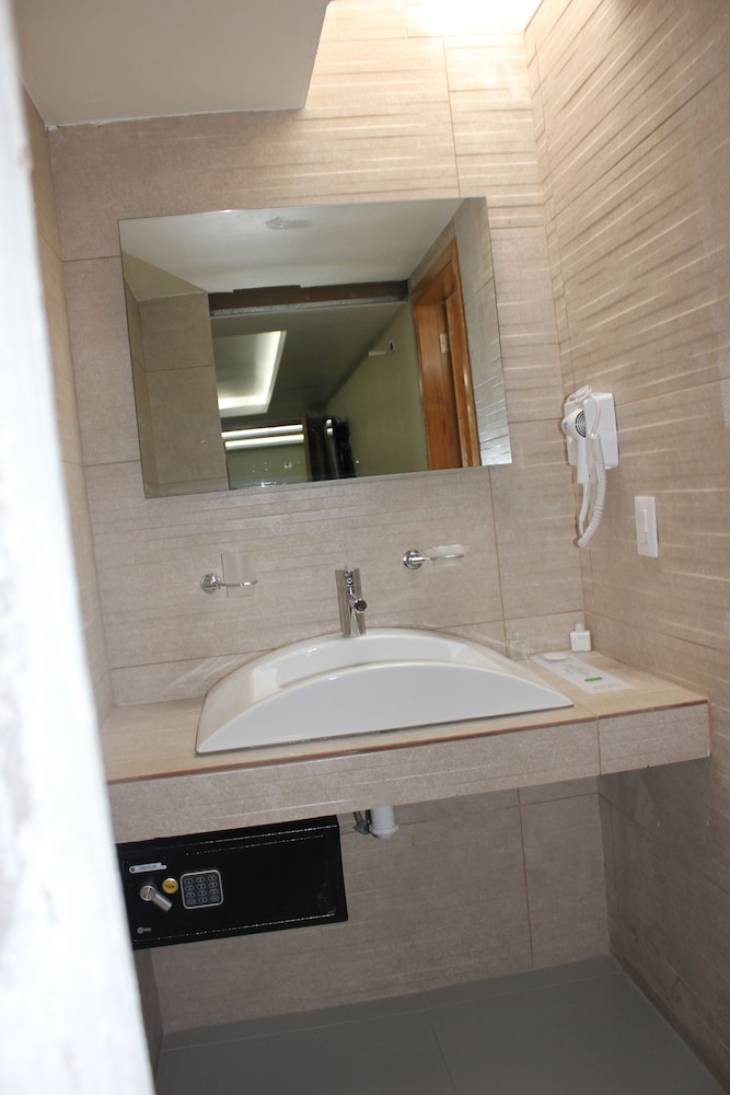 Suites Victoria Hotel 42/44