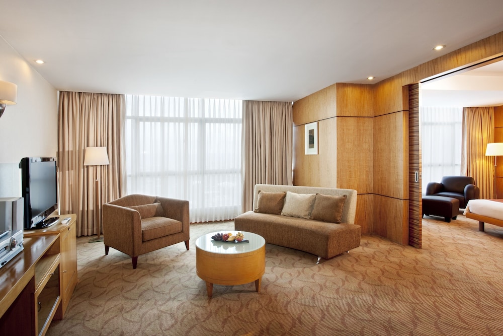 Crowne Plaza Galleria Manila 55/80