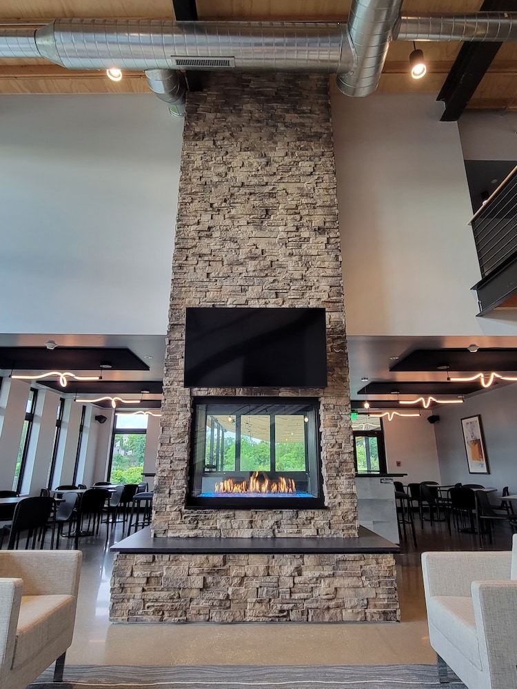 Watershed Hotel 6/48