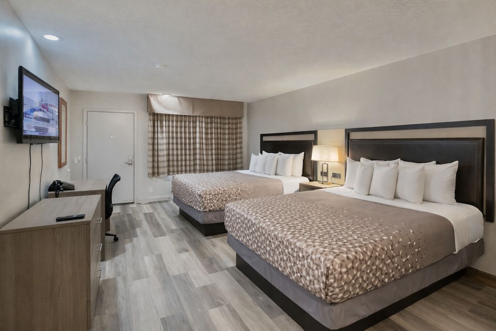 Discovery Inn 10/56