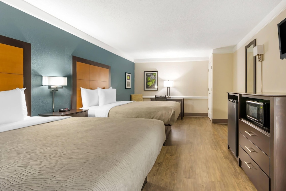 Quality Inn & Suites North Charleston Ashley Phosphate 22/50