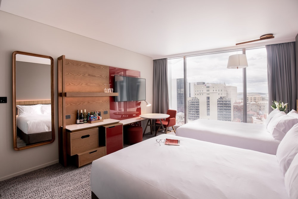 Crowne Plaza Hobart 24/73