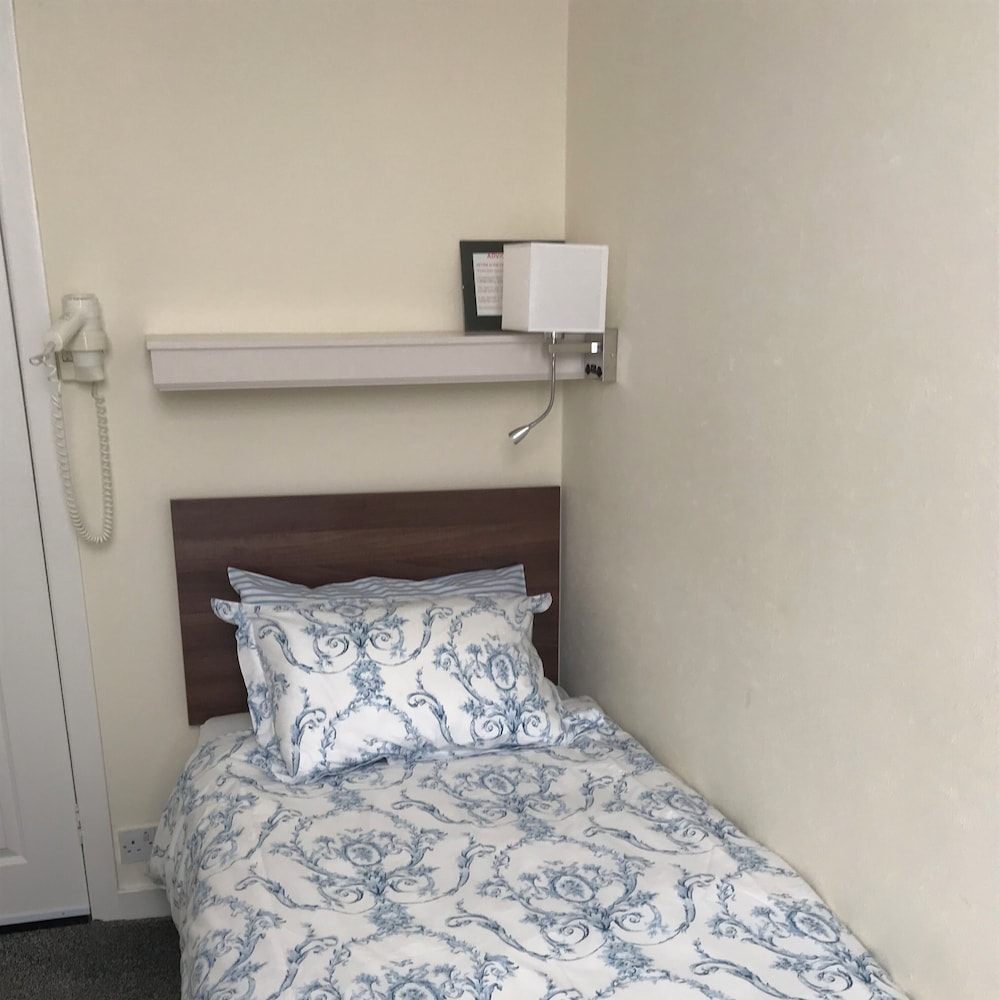 Dorstan Guest House 4/72