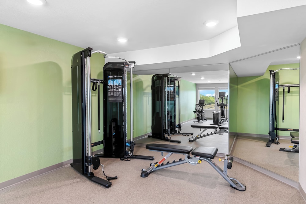 Woodspring Suites Kansas City Airport 17/28
