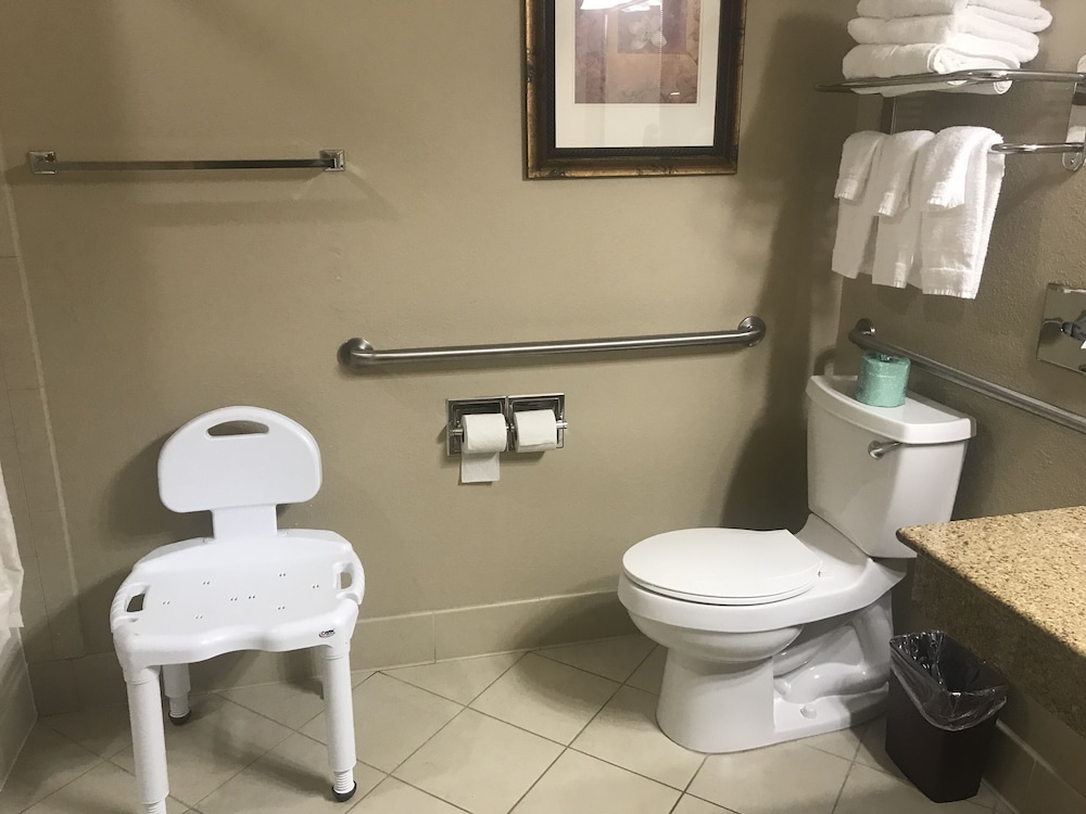Country Inn and Suites by Radisson Tampa Airport North FL 15/48