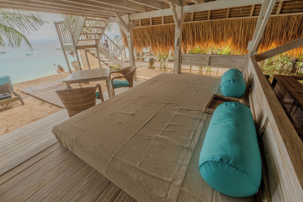 Hai Tide Beach Resort 40/74