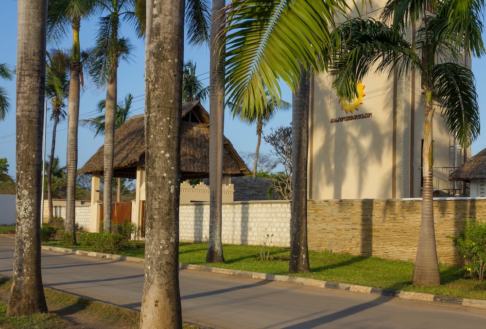 Neptune Paradise Beach Resort & Spa 25/47