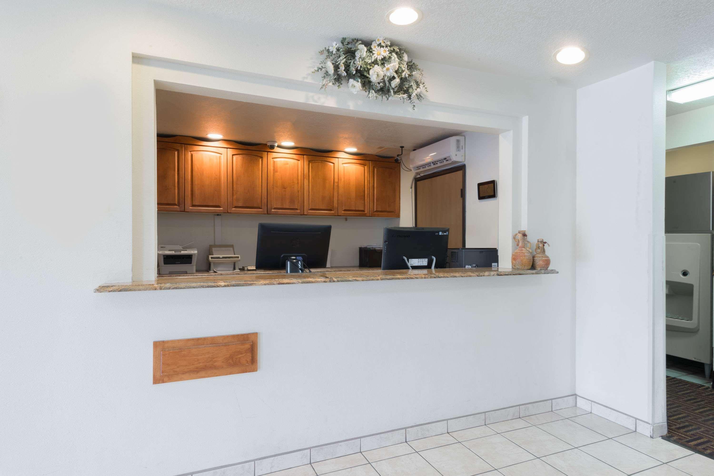 Super 8 By Wyndham Bernalillo 4/26
