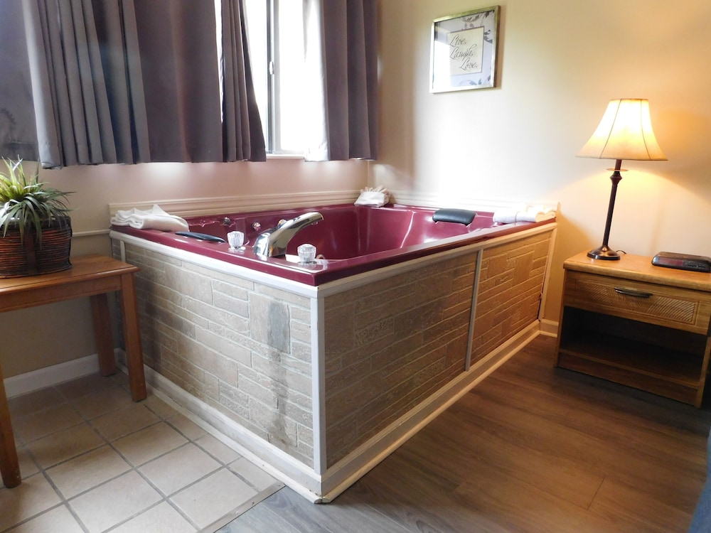 Laurel Inn Condominium 5/50