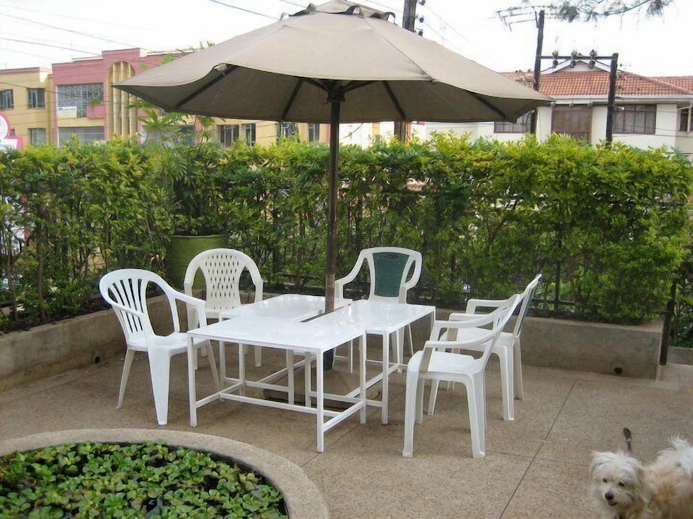 Samra Court 35/40