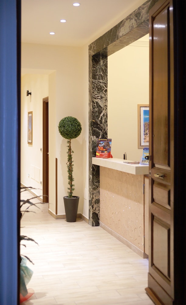 Hotel Sofia 2/38