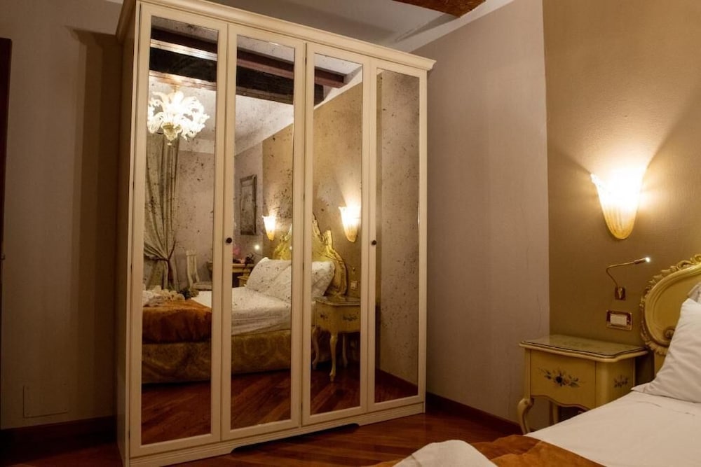 Ca Dell Arte Suite 34/71